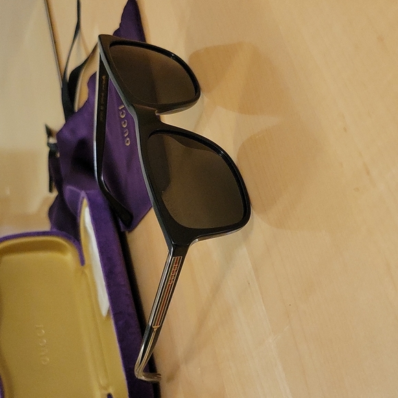 Gucci Sunglasses - Brand New - Picture 3 of 8